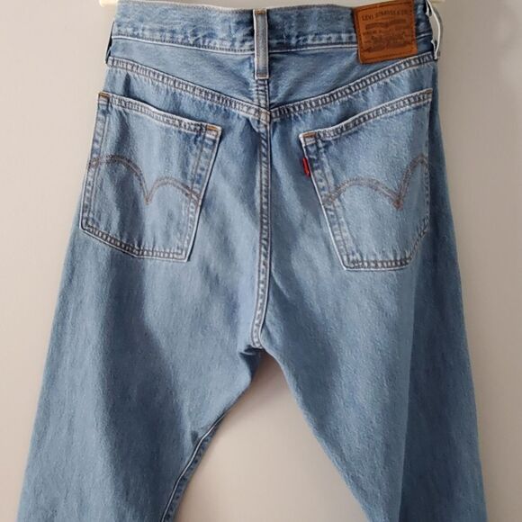 Levi's Wedgie Straight Fit Distressed Fray Hem Ankle Jeans Size 29 - Picture 6 of 7